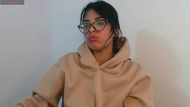 AlessiaVal  online show from 02/08/25, 10:08