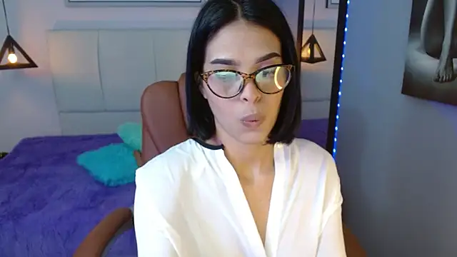 AlessiaVal  online show from 02/13/25, 12:43