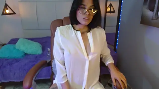 AlessiaVal  online show from 02/13/25, 03:46