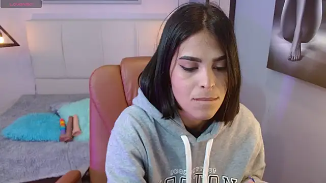 AlessiaVal  online show from 03/07/25, 12:12