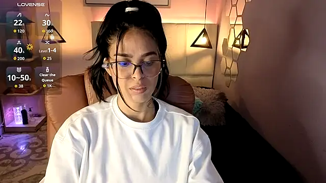 AlessiaVal  online show from 10/02/25, 02:13