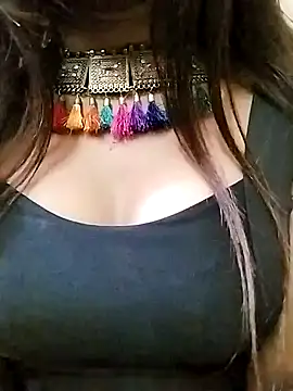 Esha Babyy online show from 01/03/25, 01:36