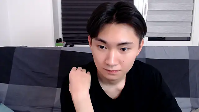 Snapshot of Miram_Yu chatting on 01/13/25, 12:09 Miram Yu online show from 01/13/25, 12:09