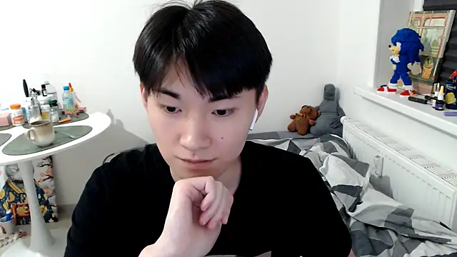 Snapshot of Miram_Yu chatting on 10/12/25, 04:00 Miram Yu online show from 10/12/25, 04:00