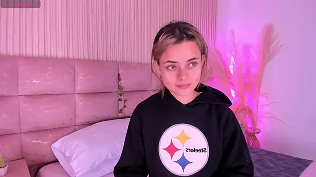 HannaRhodes online show from 07/21/26, 02:19