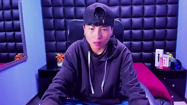 Im Mathias online show from 10/03/25, 02:14