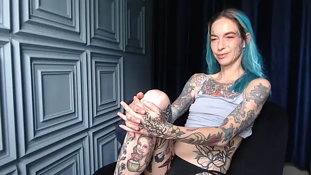 Snapshot of RavenryderUK chatting on 06/18/26, 10:30 RavenryderUK online show from 06/18/26, 10:30