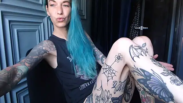 Snapshot of RavenryderUK chatting on 06/24/26, 10:03 RavenryderUK online show from 06/24/26, 10:03