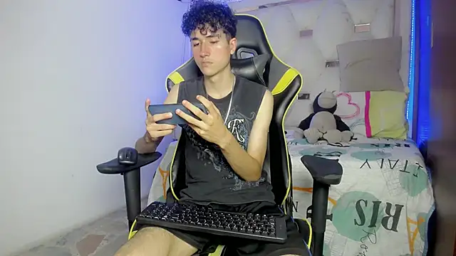 johnny cagee online show from 11/24/25, 05:40