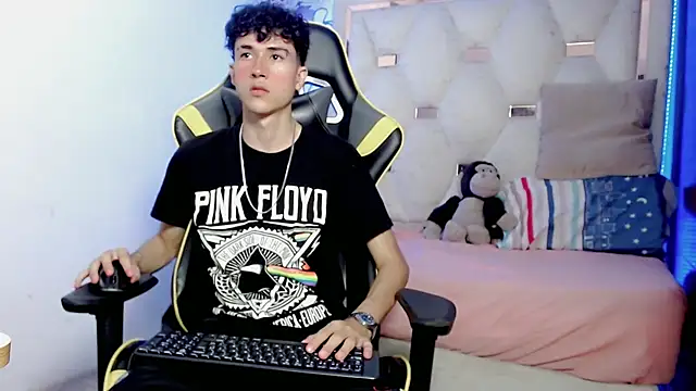 johnny cagee online show from 12/19/25, 04:41