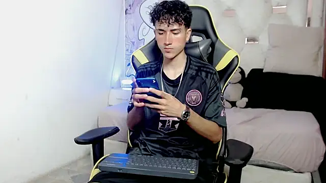 johnny cagee online show from 01/07/26, 04:15