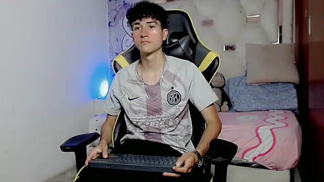 johnny cagee online show from 01/16/26, 03:32