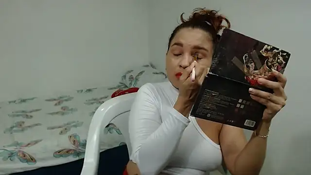 Agatha browser online show from 09/18/25, 09:33