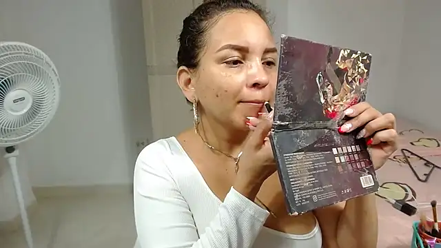 Agatha browser online show from 04/14/26, 01:17