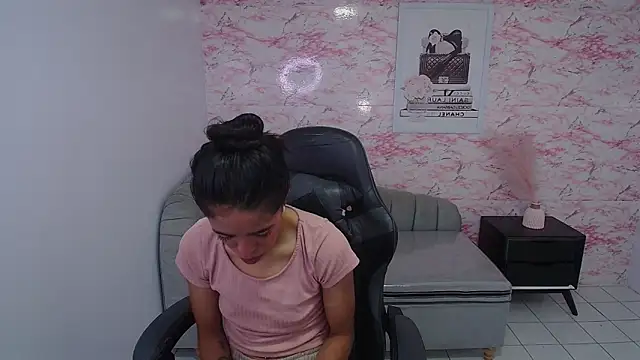 stephania t online show from 01/31/25, 10:42