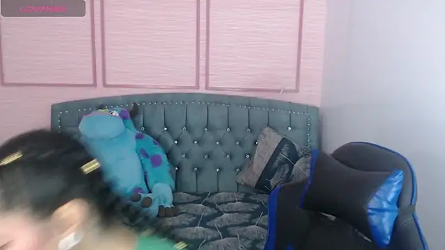 stephania t online show from 02/01/25, 10:37