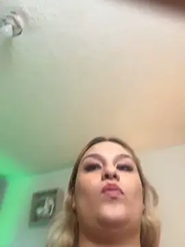Snapshot of valeria_gomezx chatting on 12/19/24, 11:03 valeria gomezx online show from 12/19/24, 11:03