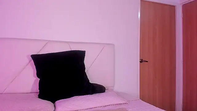 julz 03 online show from 10/18/25, 07:36