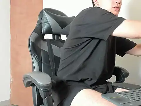 leo030809 online show from 02/17/26, 06:47