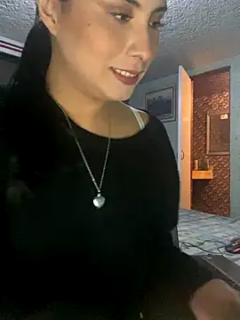 Snapshot of Effyvice13 chatting on 10/08/25, 02:31 Effyvice13 online show from 10/08/25, 02:31