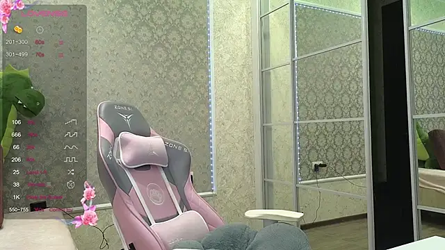 Snapshot of -DIVORA- chatting on 10/27/25, 09:24 -DIVORA- online show from 10/27/25, 09:24