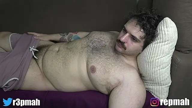 Snapshot of repmah_o chatting on 10/27/25, 03:27 repmah o online show from 10/27/25, 03:27