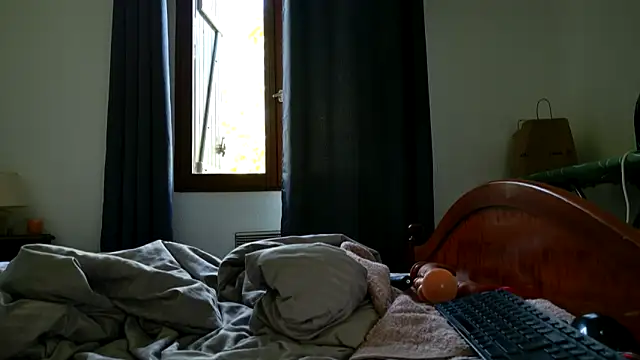 Renattasweetboobs online show from 09/18/25, 08:27