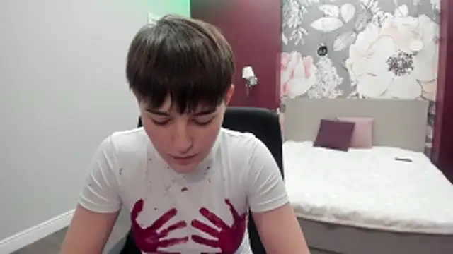 EmiliaYours online show from 11/04/25, 04:17