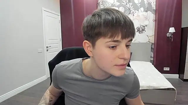 EmiliaYours online show from 01/09/26, 03:37