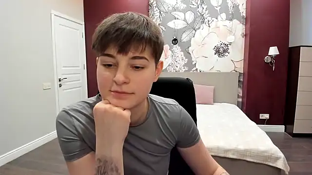 EmiliaYours online show from 02/06/26, 02:31