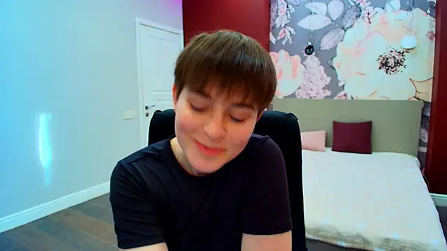 EmiliaYours online show from 04/06/26, 02:29