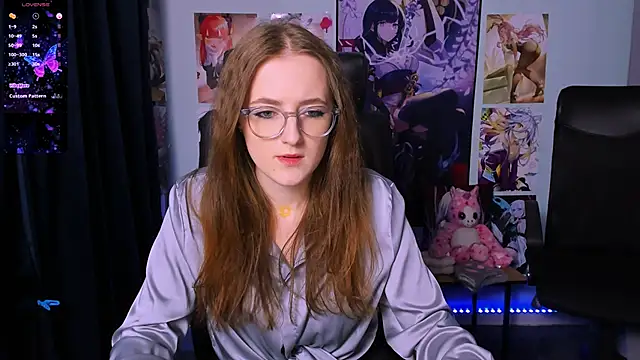 luna berryy online show from 12/14/24, 07:46