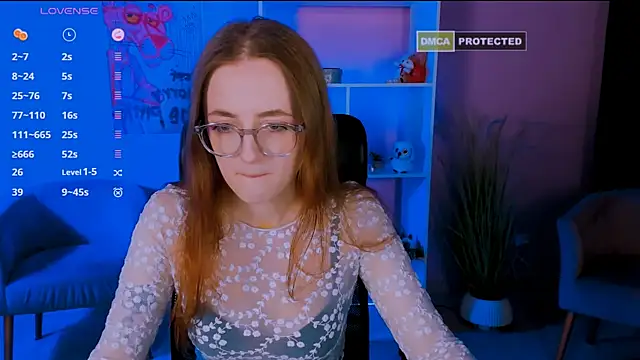 luna berryy online show from 01/04/25, 08:16