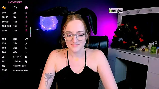 luna berryy online show from 02/21/25, 11:32