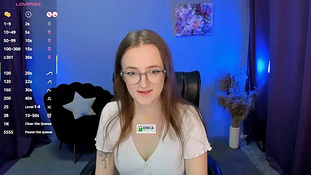 luna berryy online show from 02/22/25, 08:09