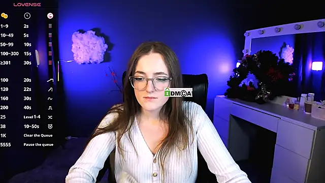 luna berryy online show from 02/25/25, 02:25