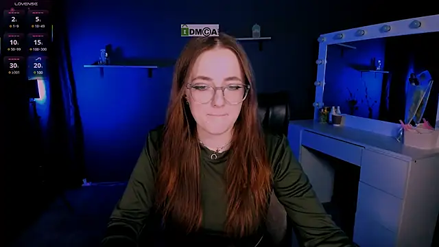 luna berryy online show from 03/10/25, 11:38