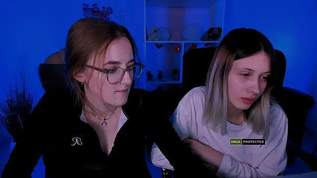 luna berryy online show from 03/15/25, 03:40