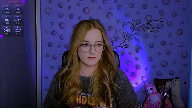 luna berryy online show from 02/17/26, 08:15