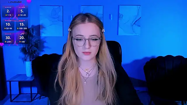 luna berryy online show from 03/14/26, 08:25