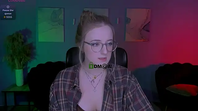 luna berryy online show from 04/04/26, 07:55