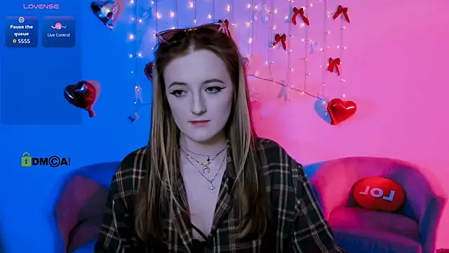 luna berryy online show from 04/27/26, 07:12