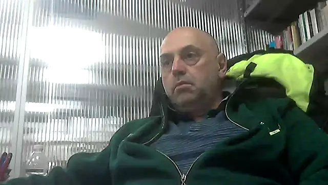 Snapshot of pantomax chatting on 04/28/26, 11:32 pantomax online show from 04/28/26, 11:32