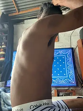 Snapshot of ElNegroRony chatting on 01/04/25, 05:16 ElNegroRony online show from 01/04/25, 05:16