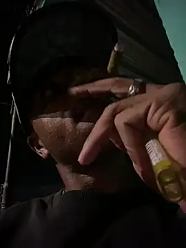 Snapshot of ElNegroRony chatting on 03/23/25, 05:10 ElNegroRony online show from 03/23/25, 05:10