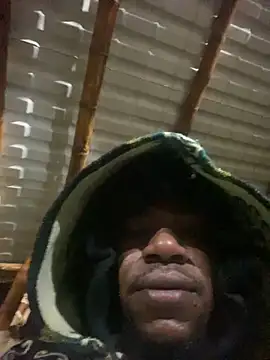 Snapshot of ElNegroRony chatting on 10/24/25, 12:30 ElNegroRony online show from 10/24/25, 12:30