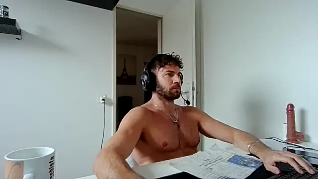 alpha-hunk online show from 03/25/26, 12:33