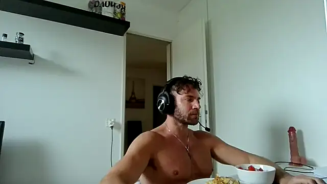 alpha-hunk online show from 04/20/26, 01:36