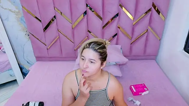 collegepawglovedaddy online show from 04/01/26, 07:44