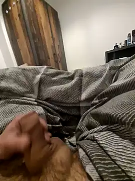 Snapshot of NiceBone000 chatting on 12/28/24, 06:08 NiceBone000 online show from 12/28/24, 06:08